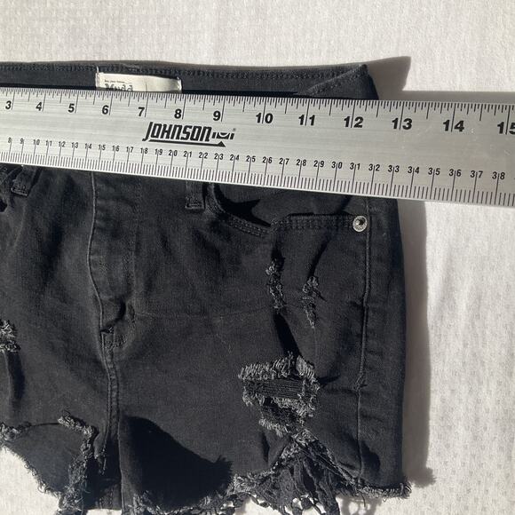 Mudd Women Shorts 3 Black Denim FLEX STRETCH Distressed Fringe Lace 2” Inseam - Picture 4 of 8